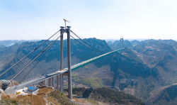 Potain na budowie rekordowego mostu