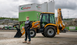 Wakacje w koparko-ładowarce