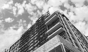 Mieszkani&oacute;wka mocno hamuje