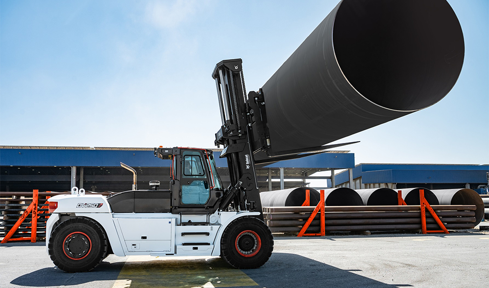 Bobcat wprowadza największe spalinowe w&oacute;zki widłowe