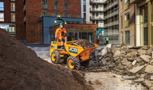 „Mały elektryk” JCB przebojem zdobywa rynek