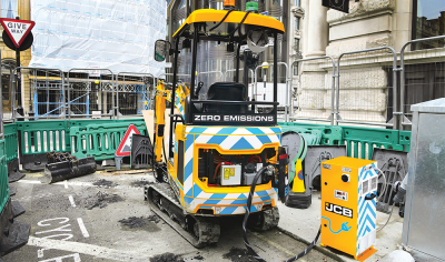 Czyste ładowanie maszyn elektrycznych JCB