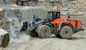 Osprzęt Dekpol Steel z łatwością kruszy granit