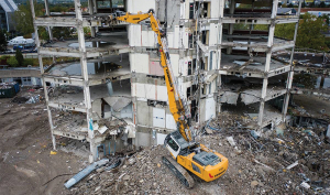 Wyburzanie z Liebherrem
